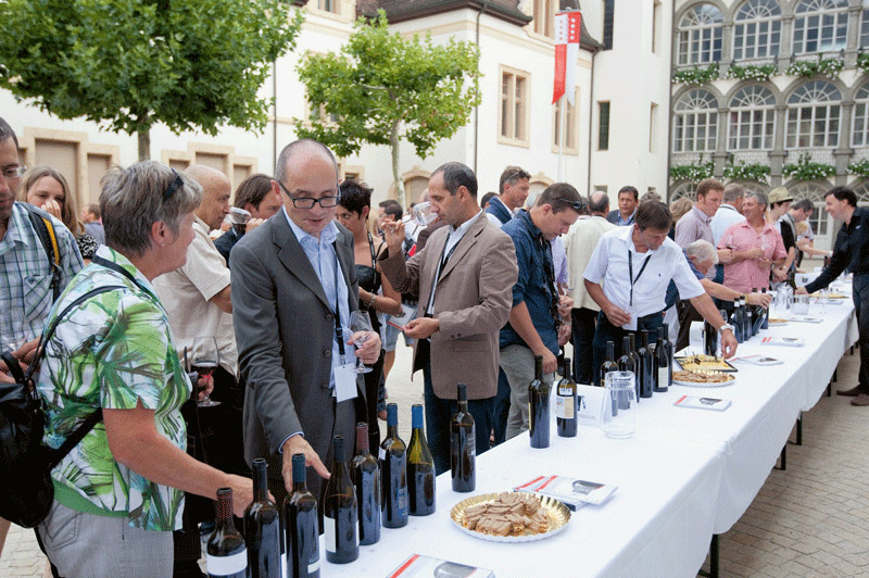 Le salon Vinea envahit les rues de Sierre, ici en 2014. Photo : Vinea