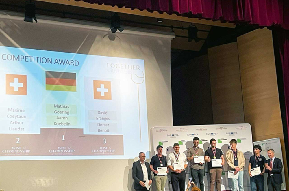 Trois équipes romandes, trois places sur le podium ! Changins, Marcelin et l’École d’agriculture du Valais font rayonner la Suisse à l’Europea Wine Championship. Bravo ! © DR