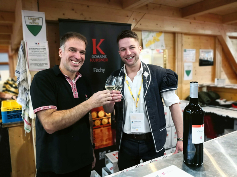Collaboration réussie entre Fabien Coucet, du domaine Kursner, et Guillaume Berset, de l’Interprofession du Gruyère.