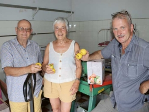 Trois des cinq membres du comité de la société d’arbori­culture de Courtelary‑Cormoret et environs (de g. à d.) : Félix Lutz, Claudine Paratte et Michel Tschan.