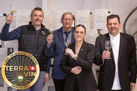 L’événement a réuni plusieurs figures du vin : l’œnologue Christophe Echenard, le président de Terravin Pierre Monachon, la sommelière Charline Pichon et le chef Franck Giovannini. © BG-Co-Creative-Strategy