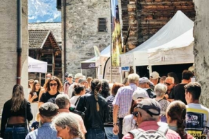 Dans le charmant village de Bruson, le Grand Marché des terroirs alpins réunit une septantaine de producteurs et célèbre toute la richesse gourmande des Alpes.
© Cyril Perregaux