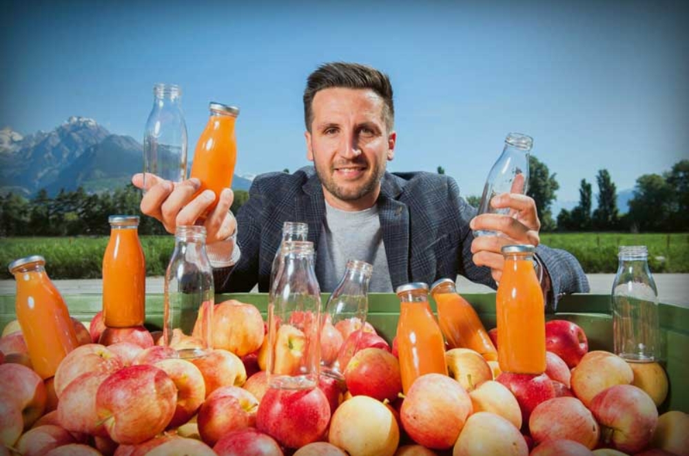 Quelque 300 agriculteurs suisses valorisent déjà leurs récoltes chez Biofruits, qui produit chaque année plus de 4 millions d’unités, dont 20 à 25 % de boissons gazeuses.
