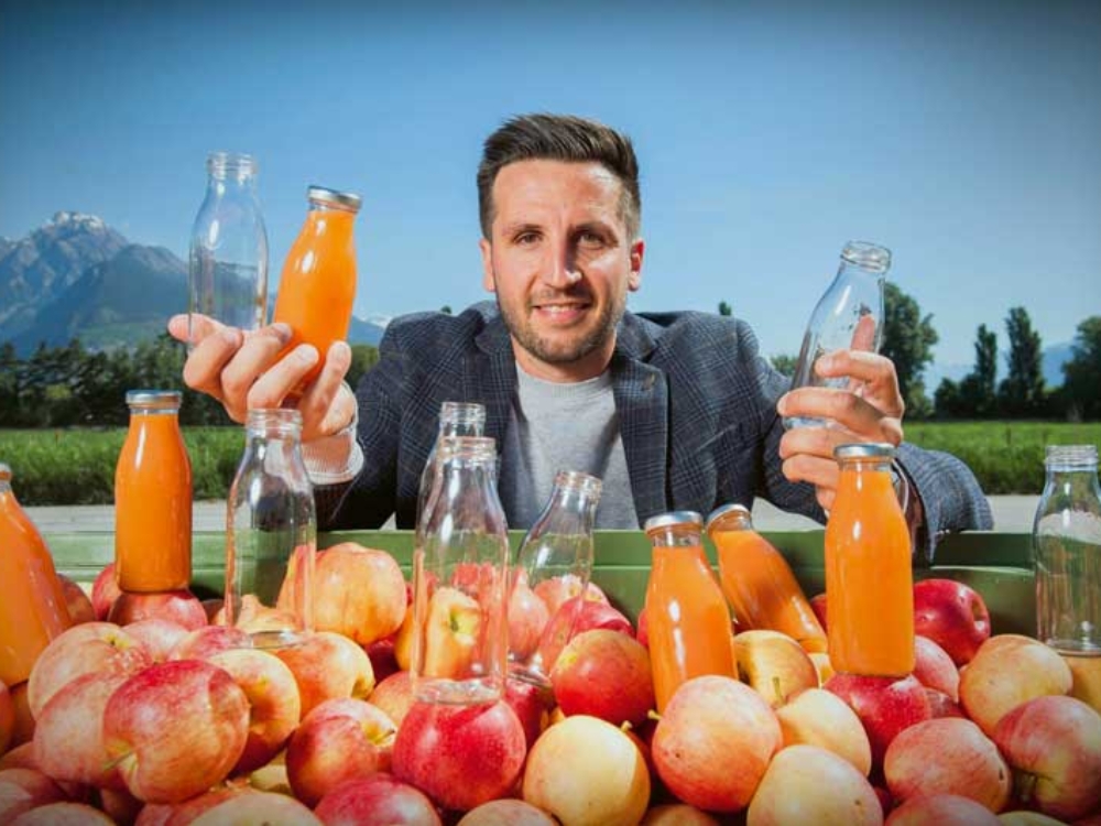 Quelque 300 agriculteurs suisses valorisent déjà leurs récoltes chez Biofruits, qui produit chaque année plus de 4 millions d’unités, dont 20 à 25 % de boissons gazeuses.